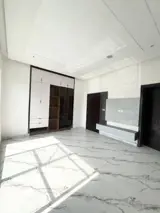 MODESTLY BUILT 5 BEDROOM DETACHED DUPLEX - photo 4