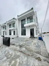 SPACIOUS 5 BEDROOM DUPLEX