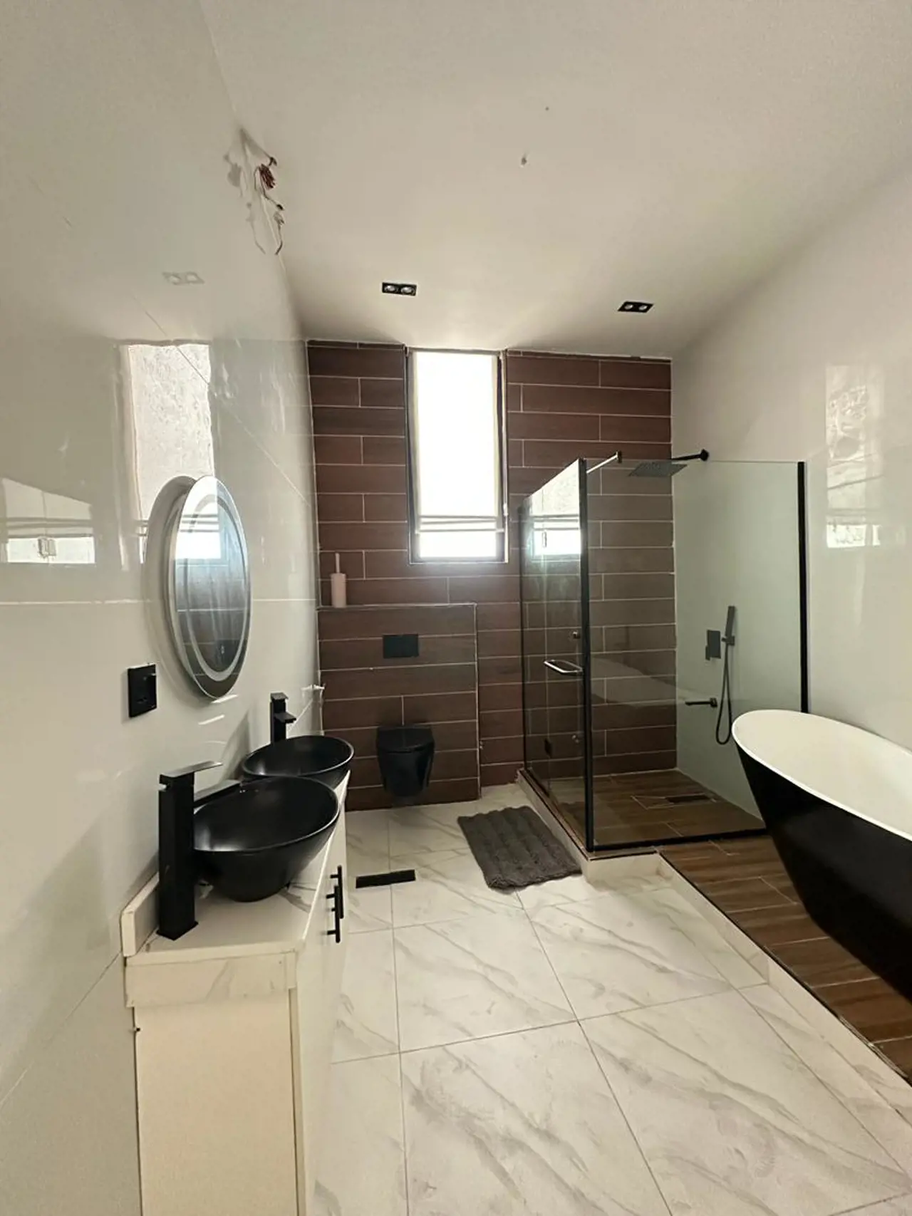 FURNISHED 5 BEDROOM DETACHED DUPLEX