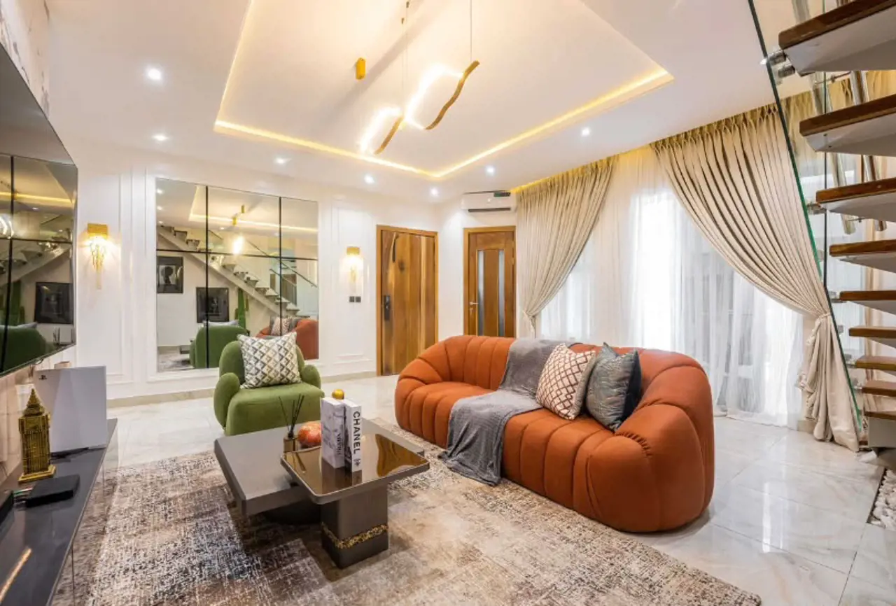 FULLY FURNISHED 2 BEDROOM MAISONETTE PENTHOUSE