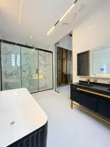 Outstanding Spacious Sophisticated 5 Bedroom - photo 2