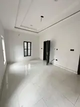 WELL BUILT LUXURY SPACIOUS 2 BEDROOM APARTMENT - photo 2
