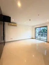 SPACIOUS 4 BEDROOM APARTMENT WITH A STUNNING CITY VIEW - photo 4