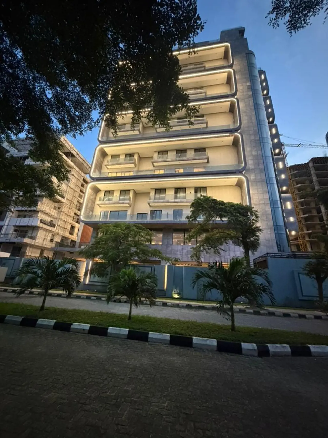 HIGH END SOPHISTICATED  4-BEDROOM MAISONETTE IN AN EXCLUSIVE ELITE NEIGHBORHOOD