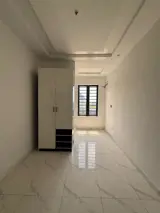 WELL BUILT SPACIOUS 4 BEDROOM DUPLEX - photo 4