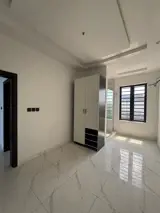 WELL BUILT SPACIOUS 4 BEDROOM DUPLEX - photo 2