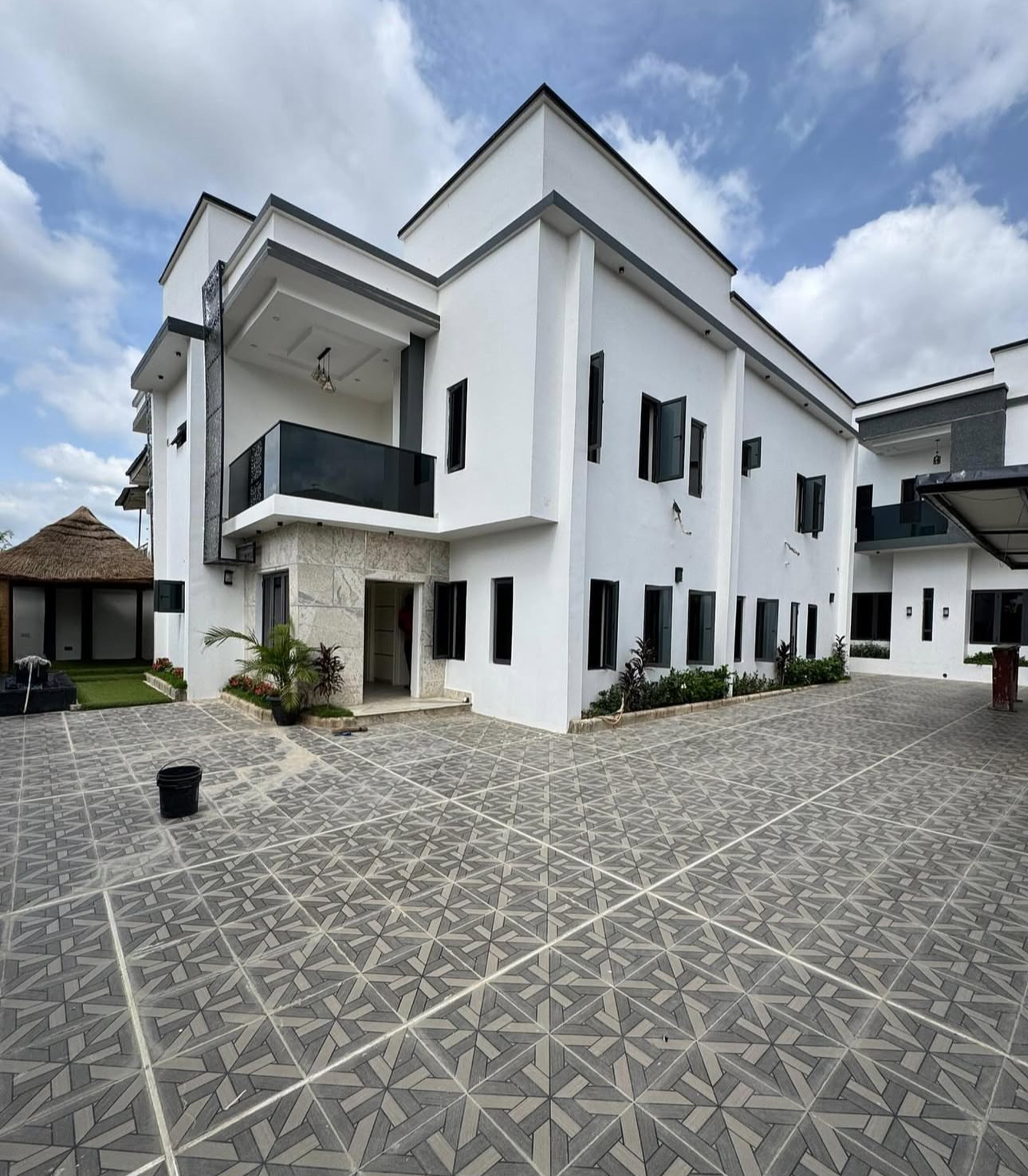 4-bedroom detached duplex
