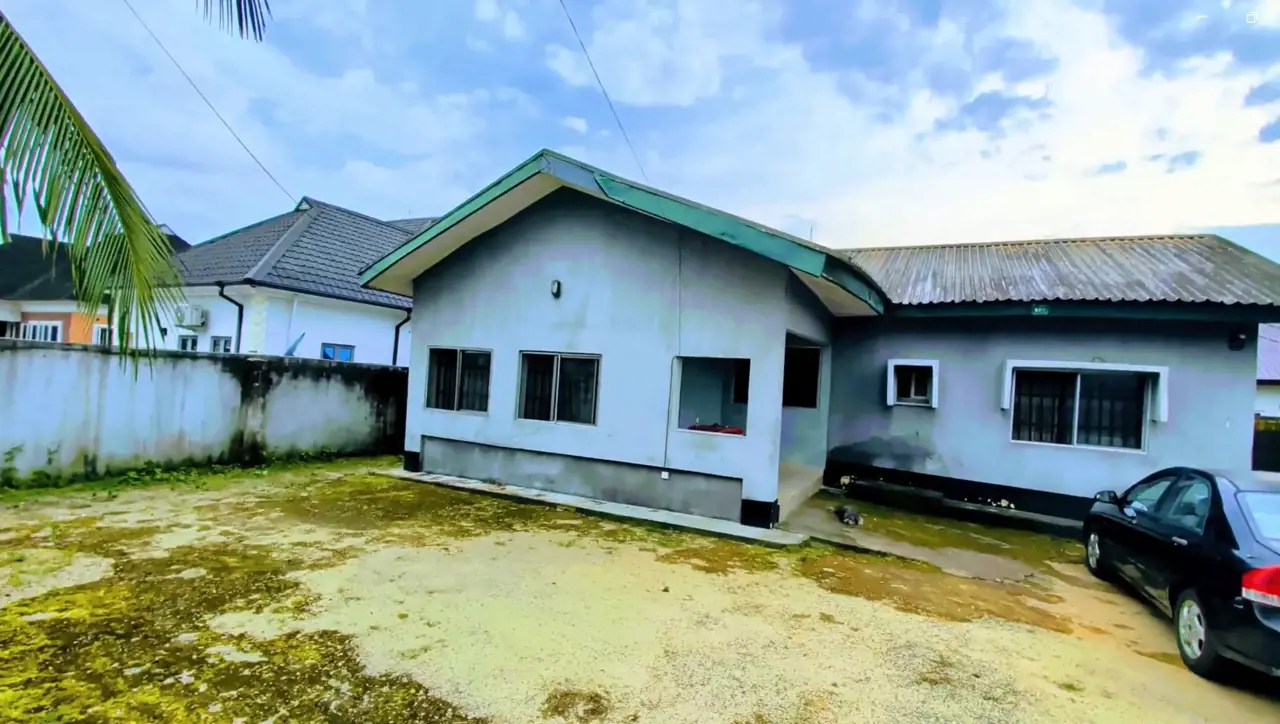 4BEDROOM BUNGALOW