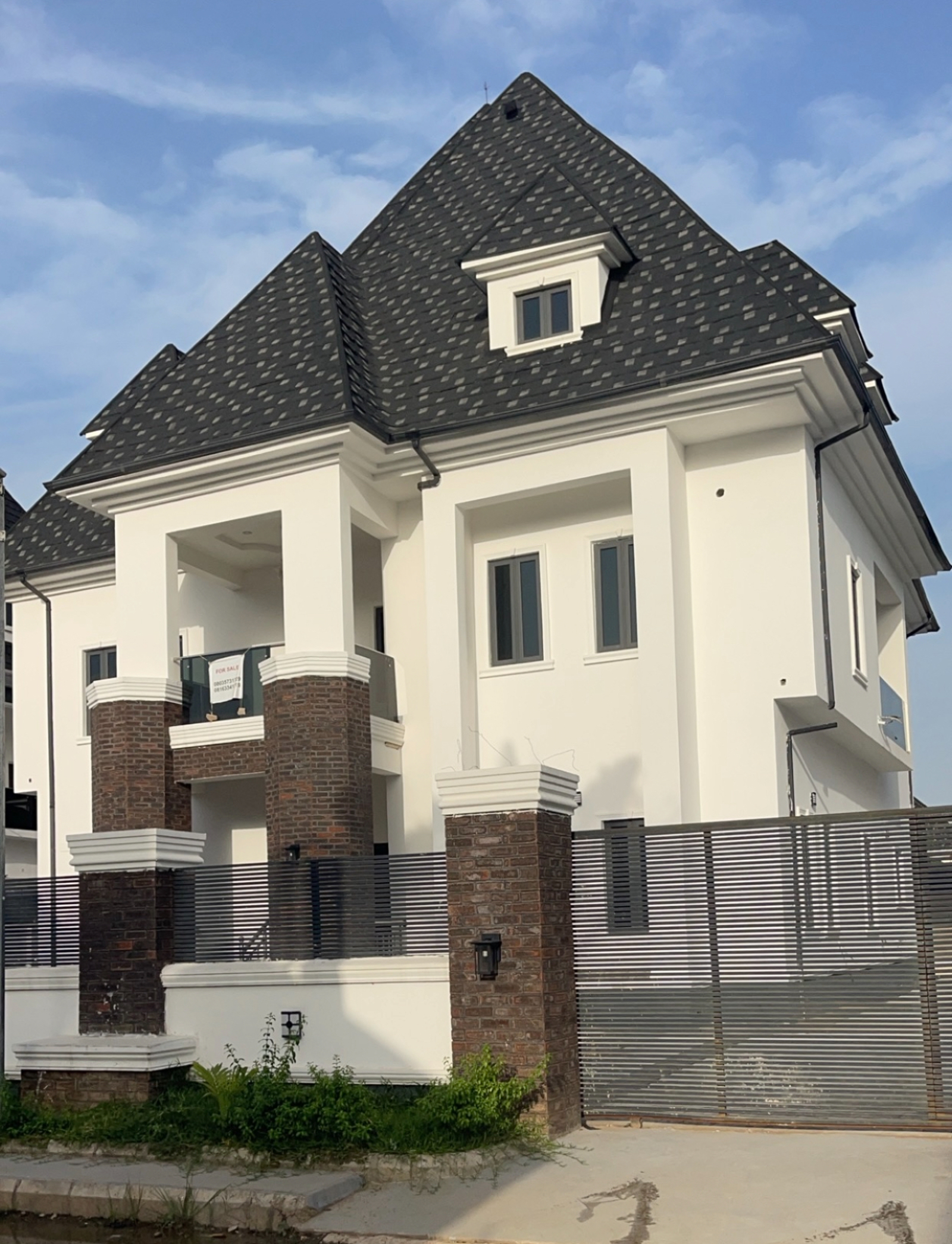 5 Bedroom Fully Detached with a Penthouse and 2 BQ
