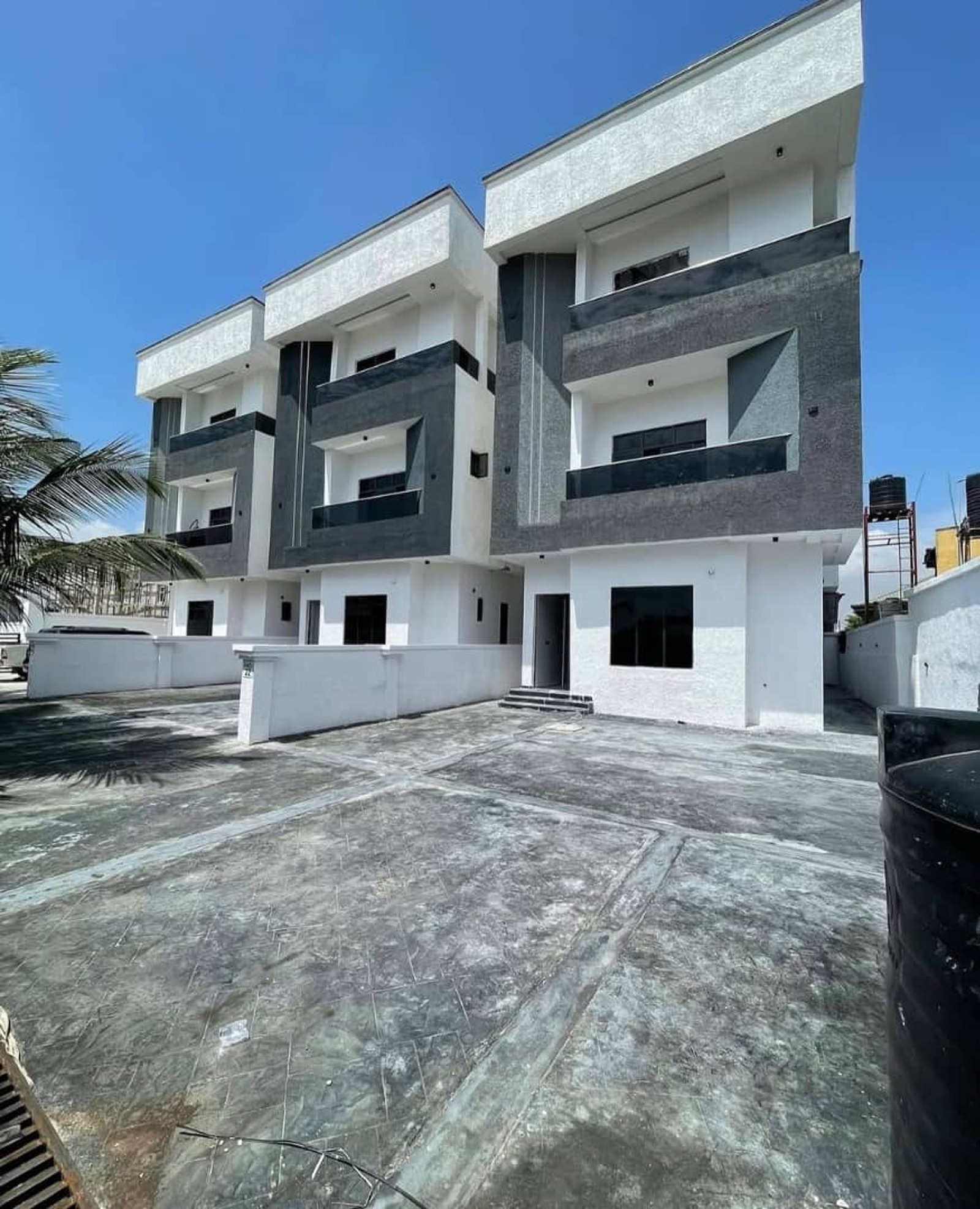 5 Bedroom Fully Detached Duplex