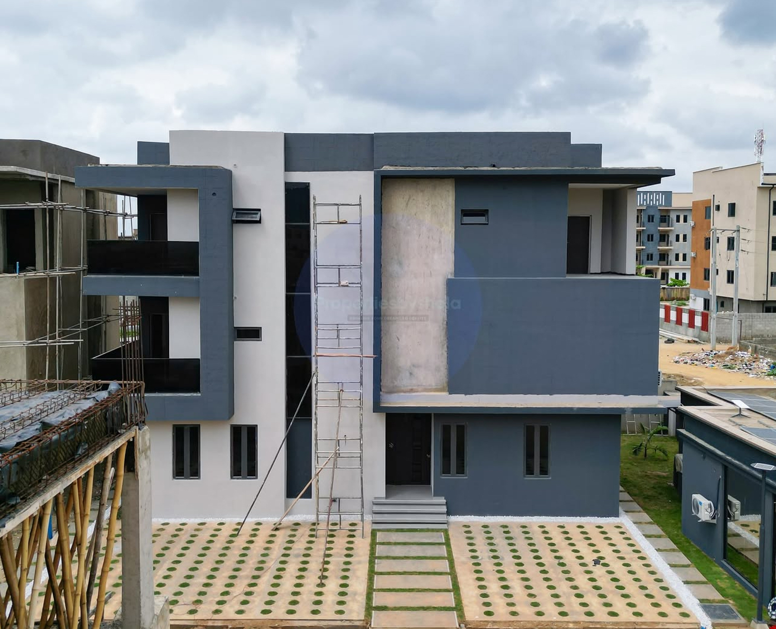 5 Bedroom Fully Detached Duplex