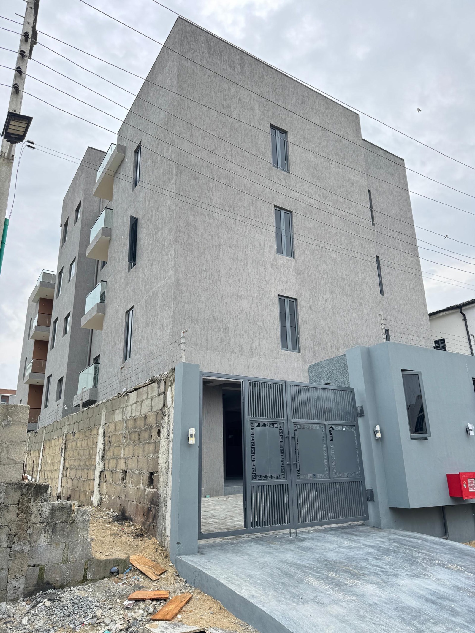 SPACIOUS 2 BEDROOM APARTMENT WITH A BQ  FOR SALE