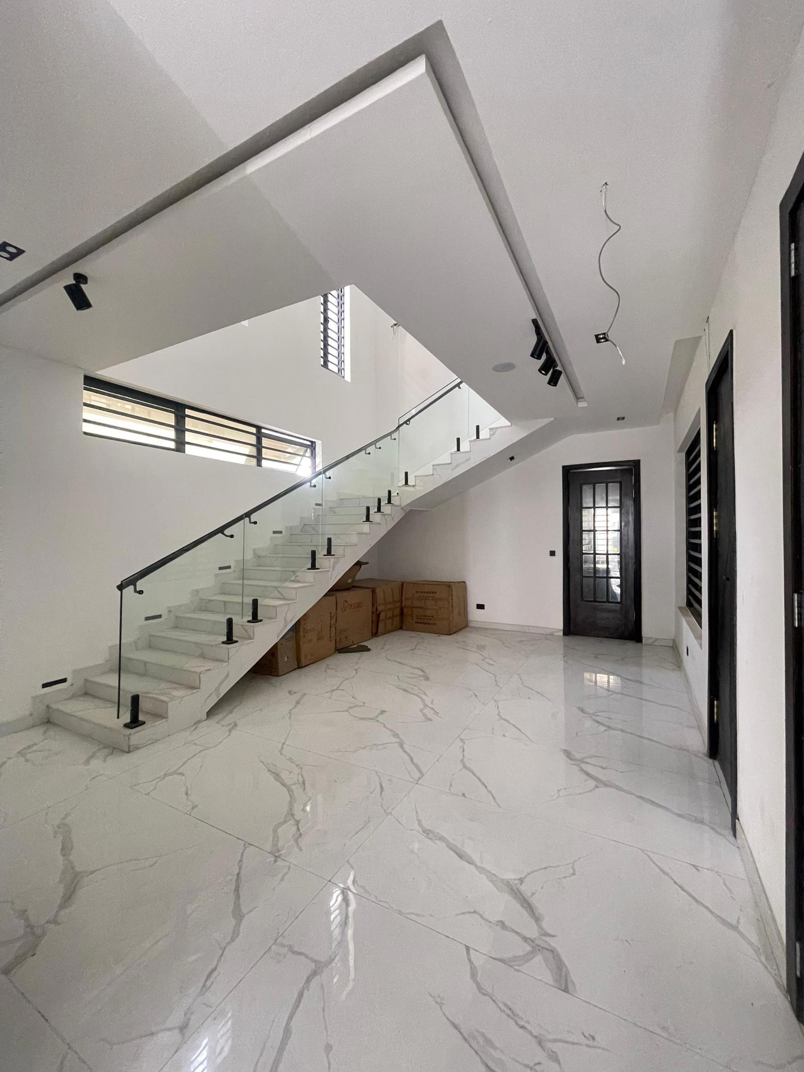 5 BEDROOM DETACHED DUPLEX WITH CINEMA, OFFICE SPACE & SWIMMING POOL