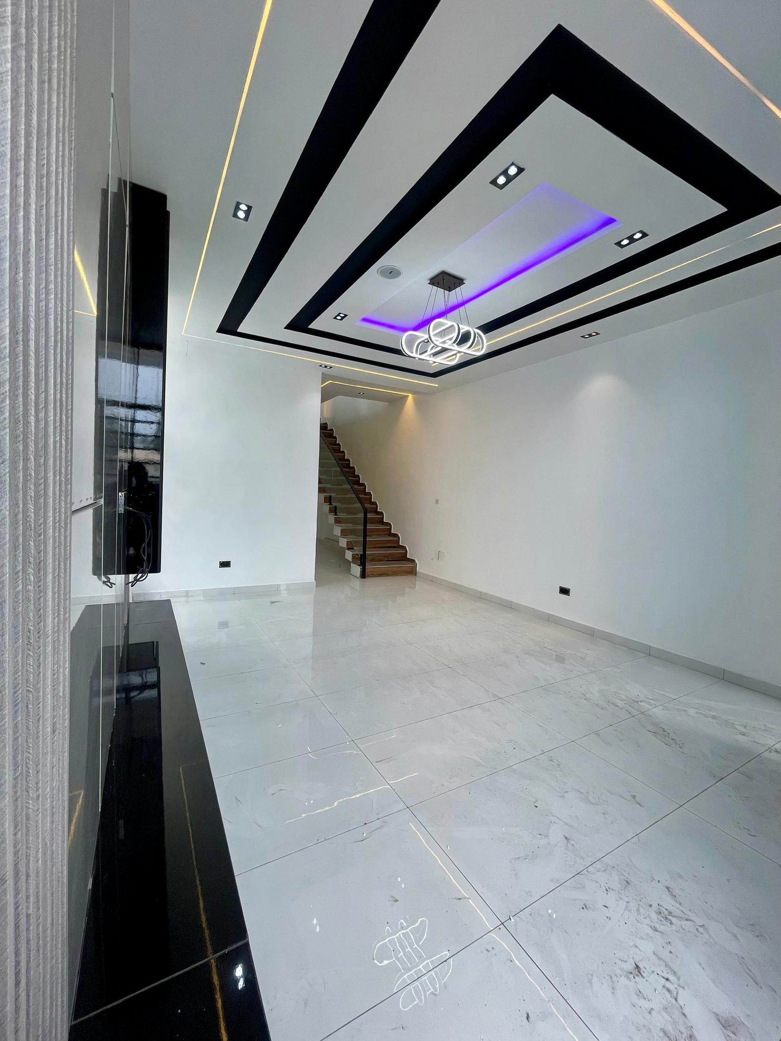 4 Bed Semidetached duplex