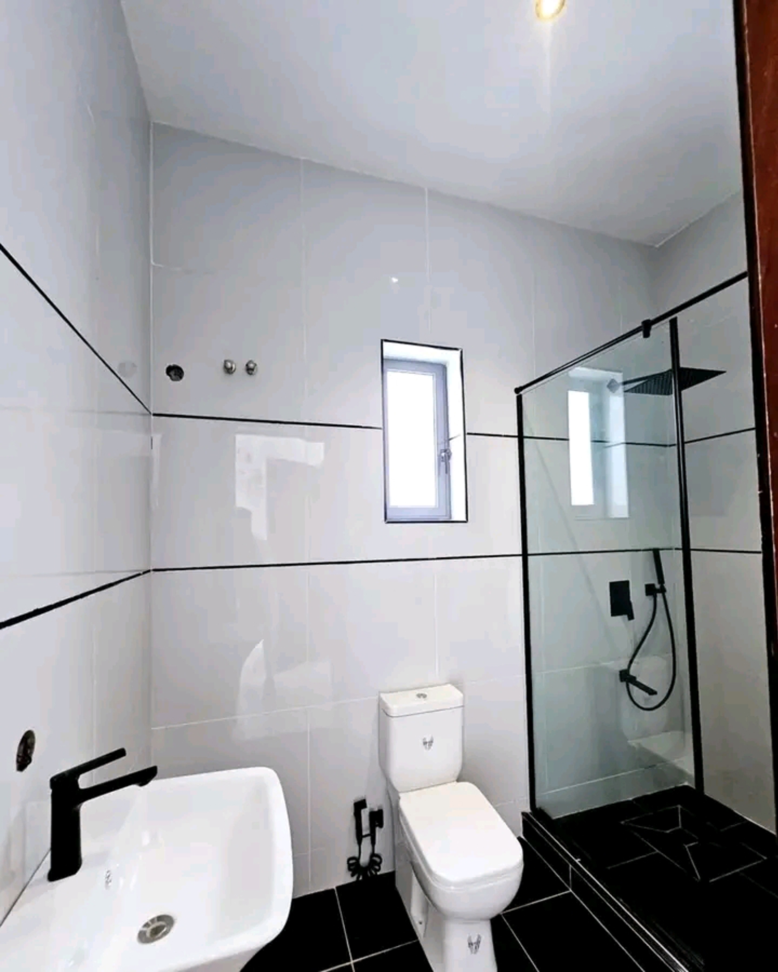 SLEEK & STUNNING 5-BEDROOM FULLY DETACHED DUPLEX FOR SALE IN AJAH, LEKKI