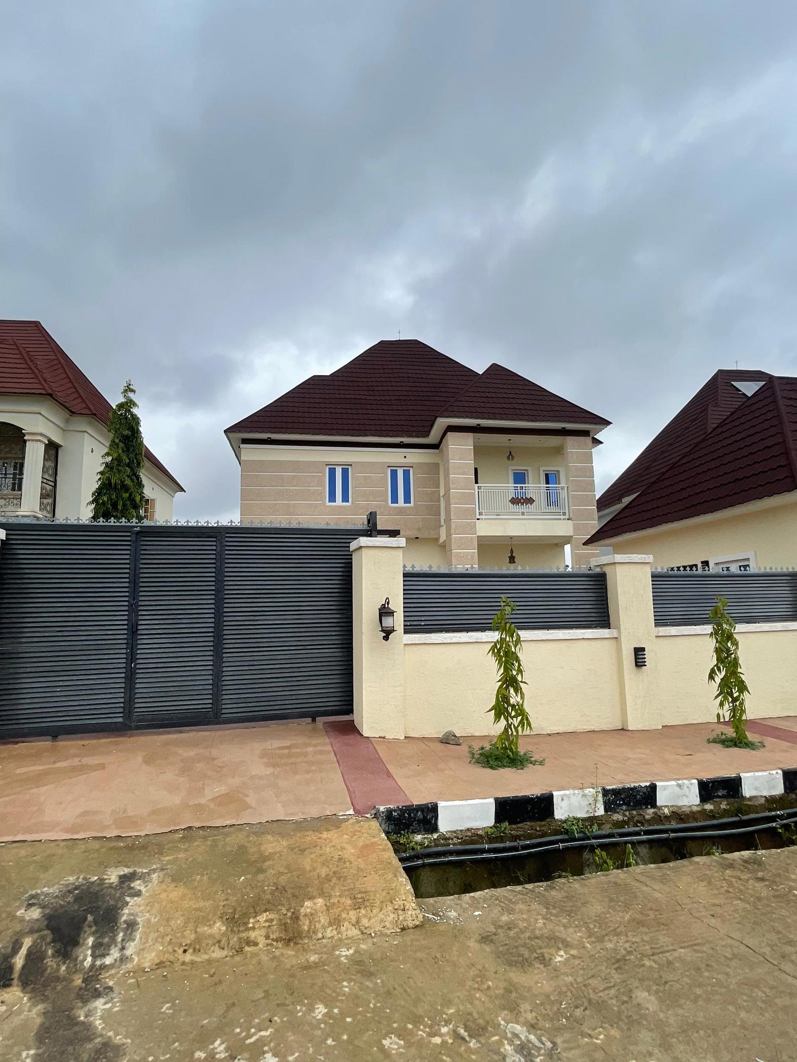 Four (4) bedroom detached duplex with BQ for sale in Abuja | Lokogoma Abuja