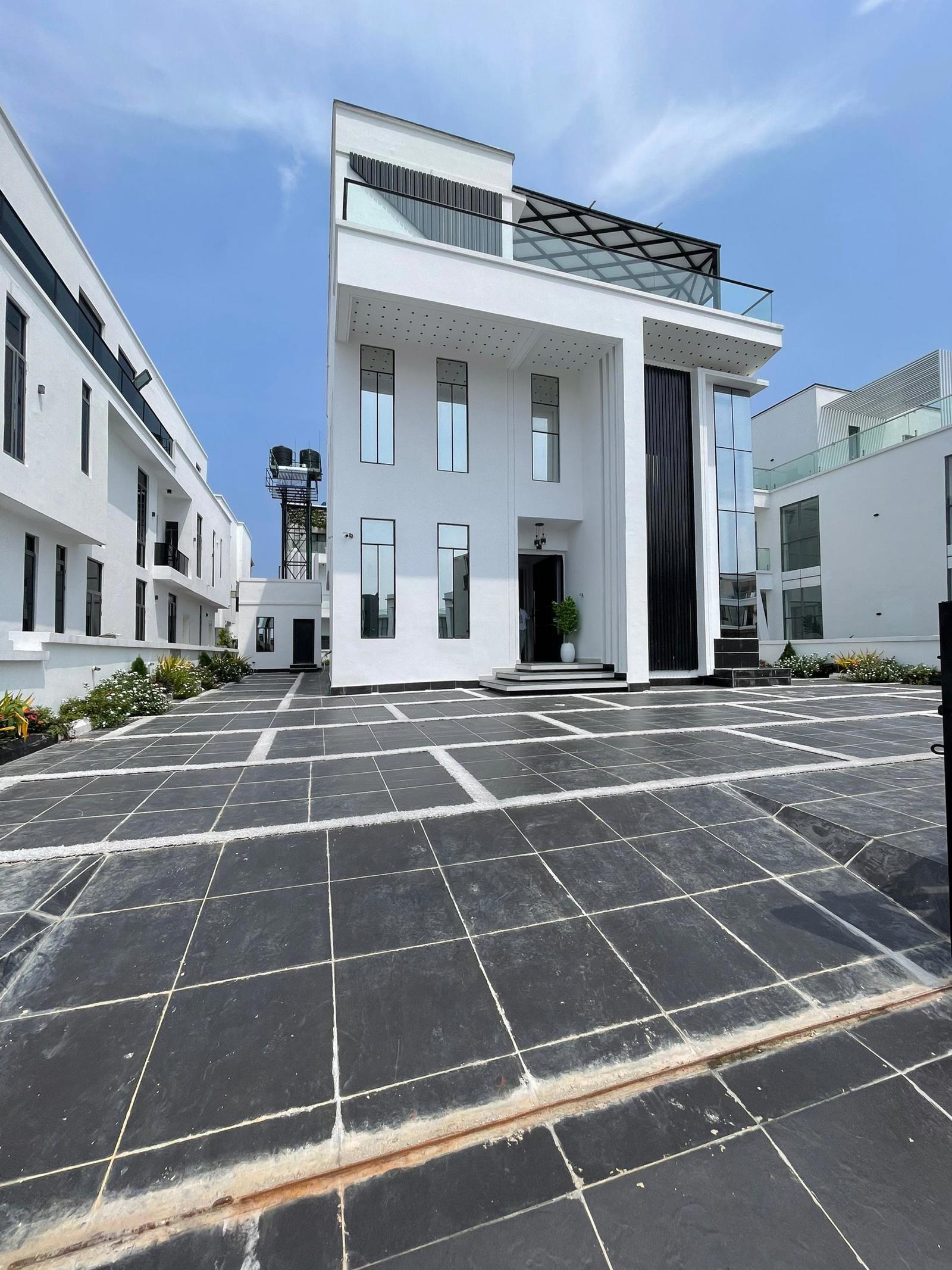 Contemporary 5 Bedroom Fully Detached Osapa London Lekki
