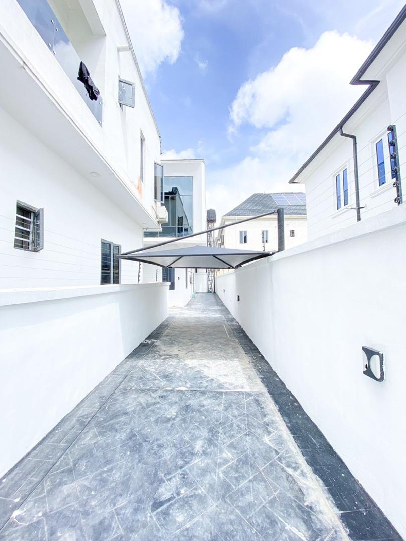 4 BEDROOM SEMI DETACHED DUPLEX FOR SALE