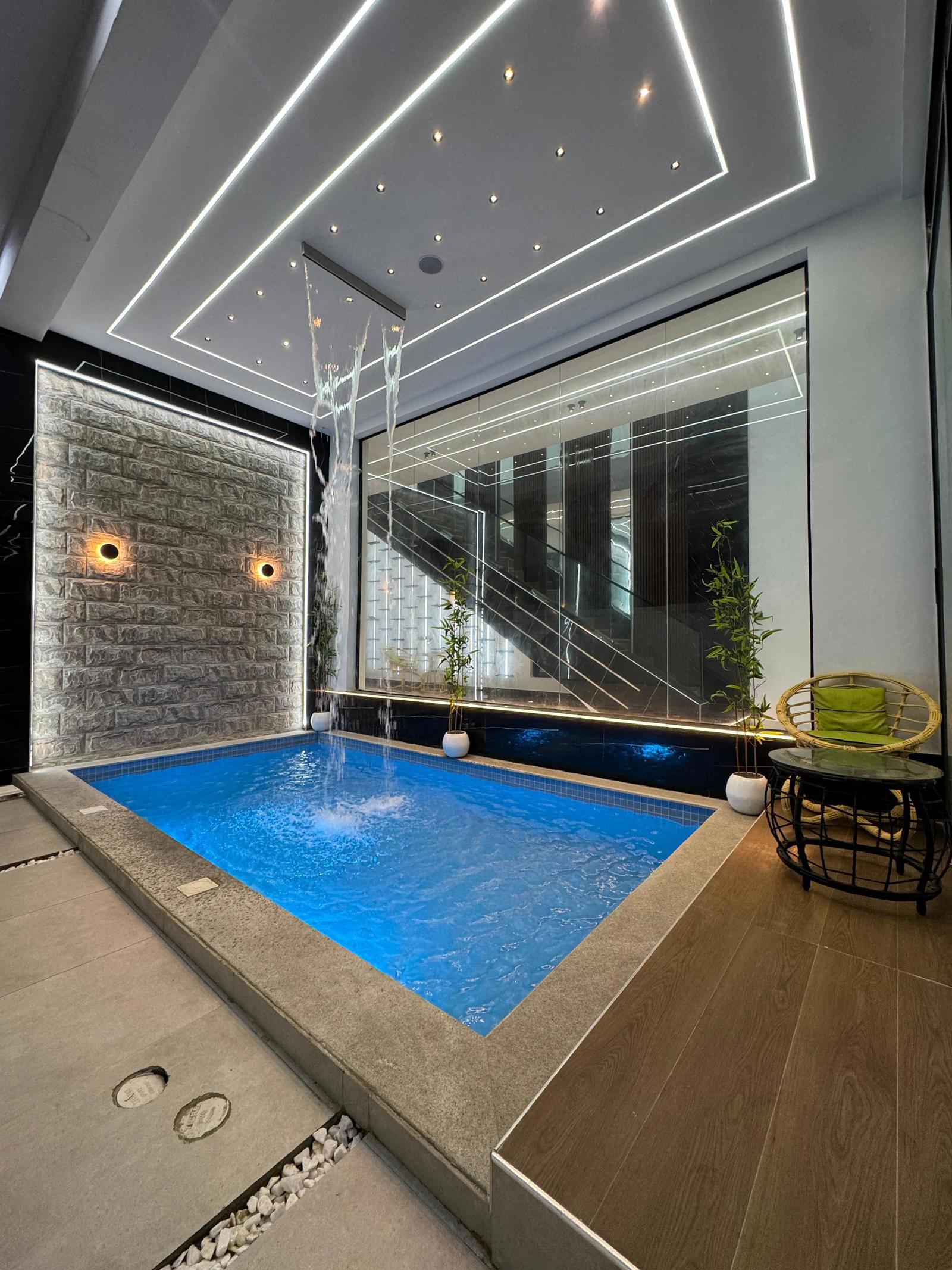 CONTEMPORARY 5BEDROOM DUPLEX