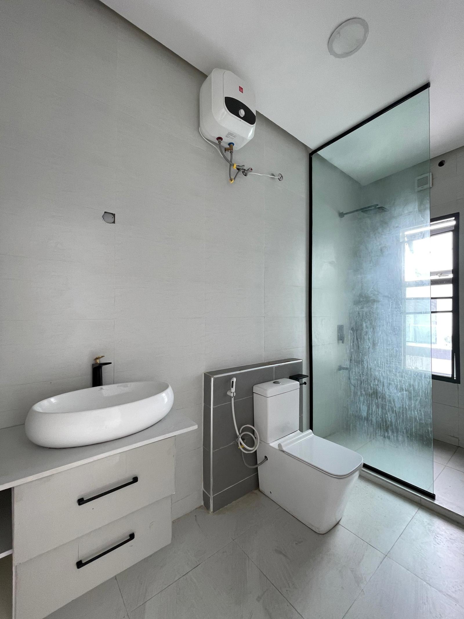 SPACIOUS 4 BEDROOM TOWN HOUSE