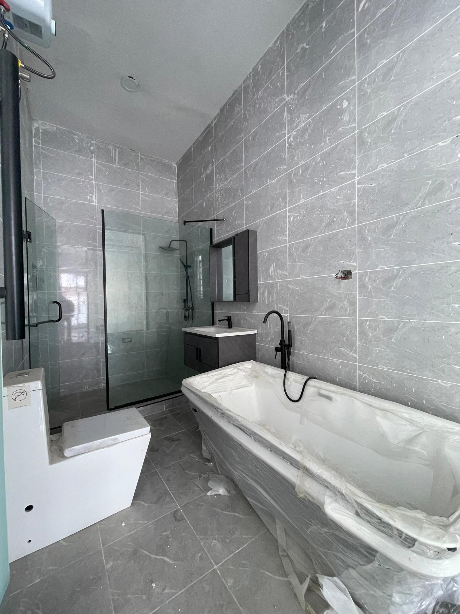 4 BEDROOM SEMI-DETACHED