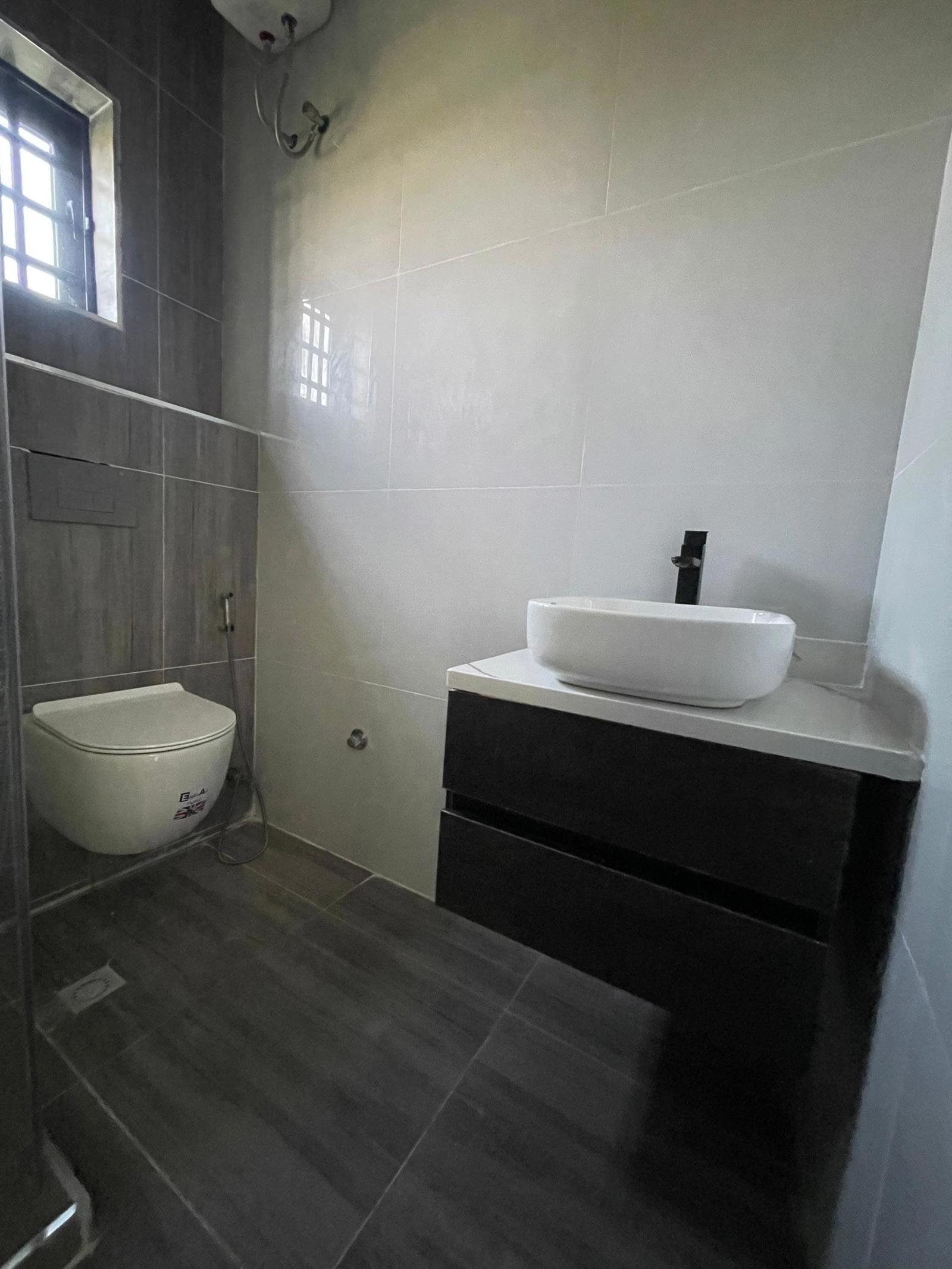 4 BEDROOM SEMI-DETACHED DUPLEX