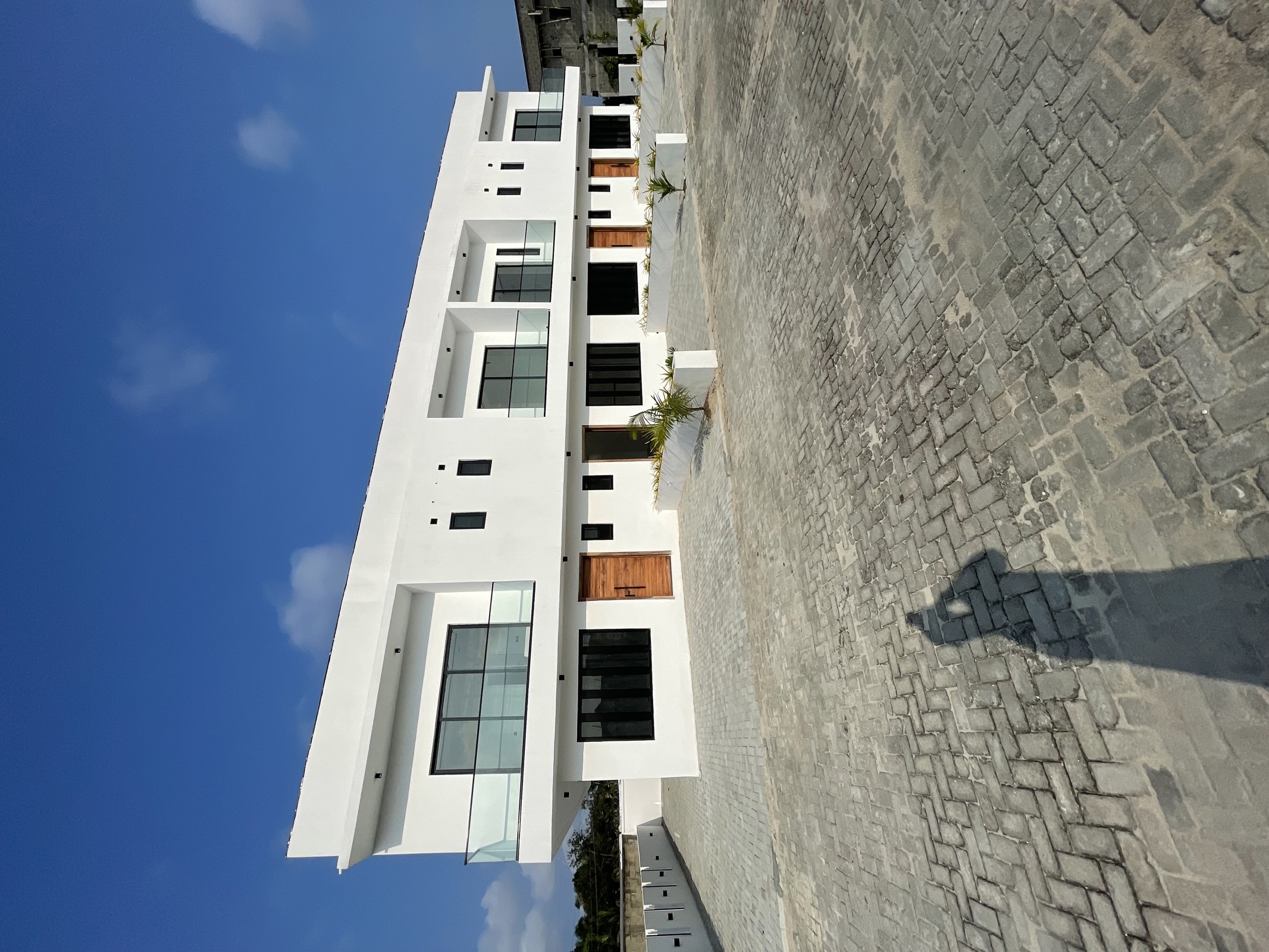 4BEDROOM TERRACE WITH A BQ