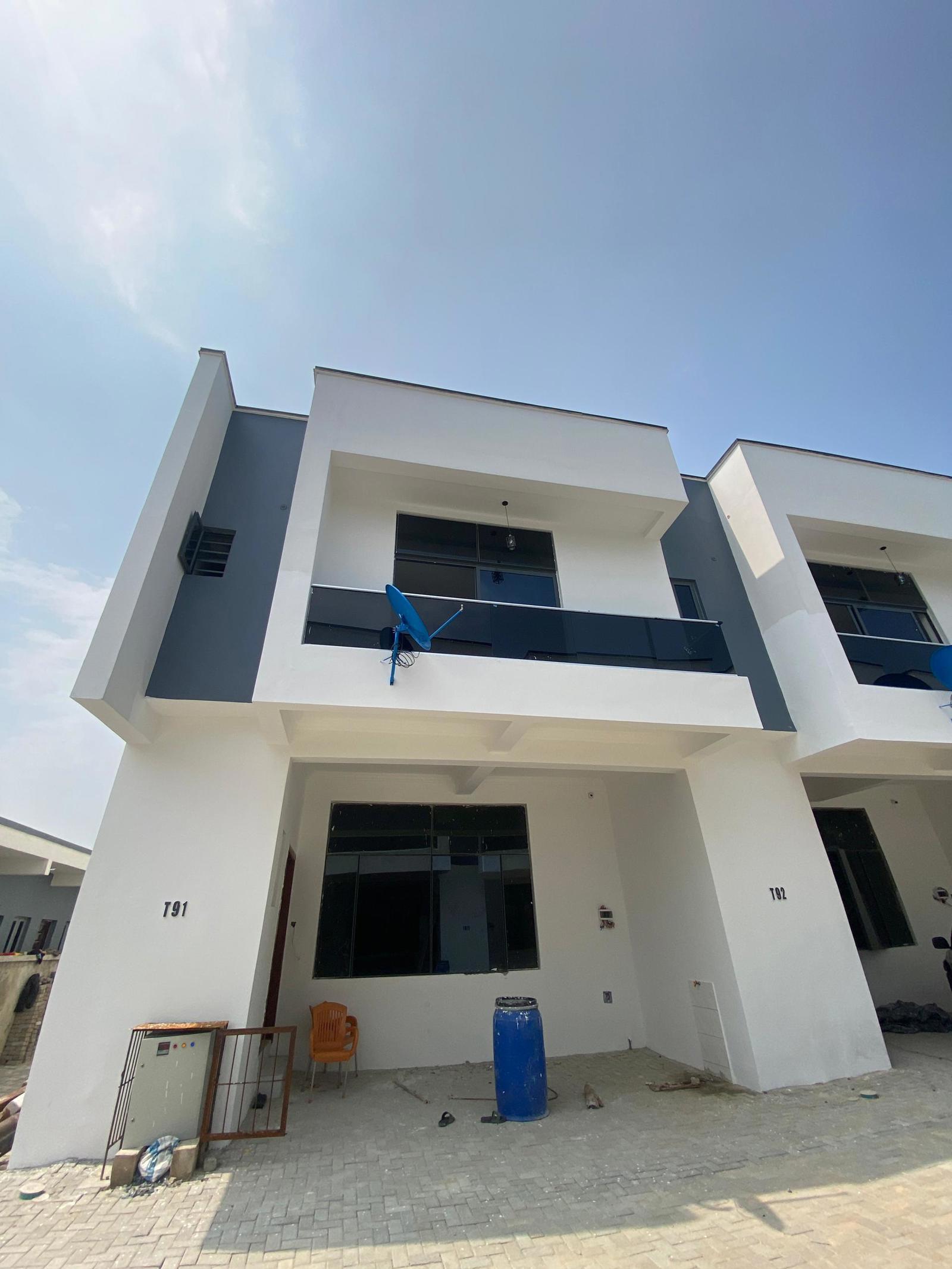 4 BEDROOM TERRACE DUPLEX