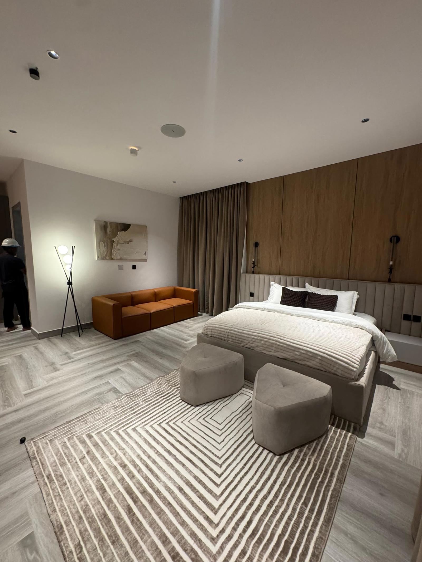 Luxury 4 Bedroom Maisonette + BQ with Swimming Pool, Gym, Conceirge services, pantry, balcony and more in Old Ikoyi