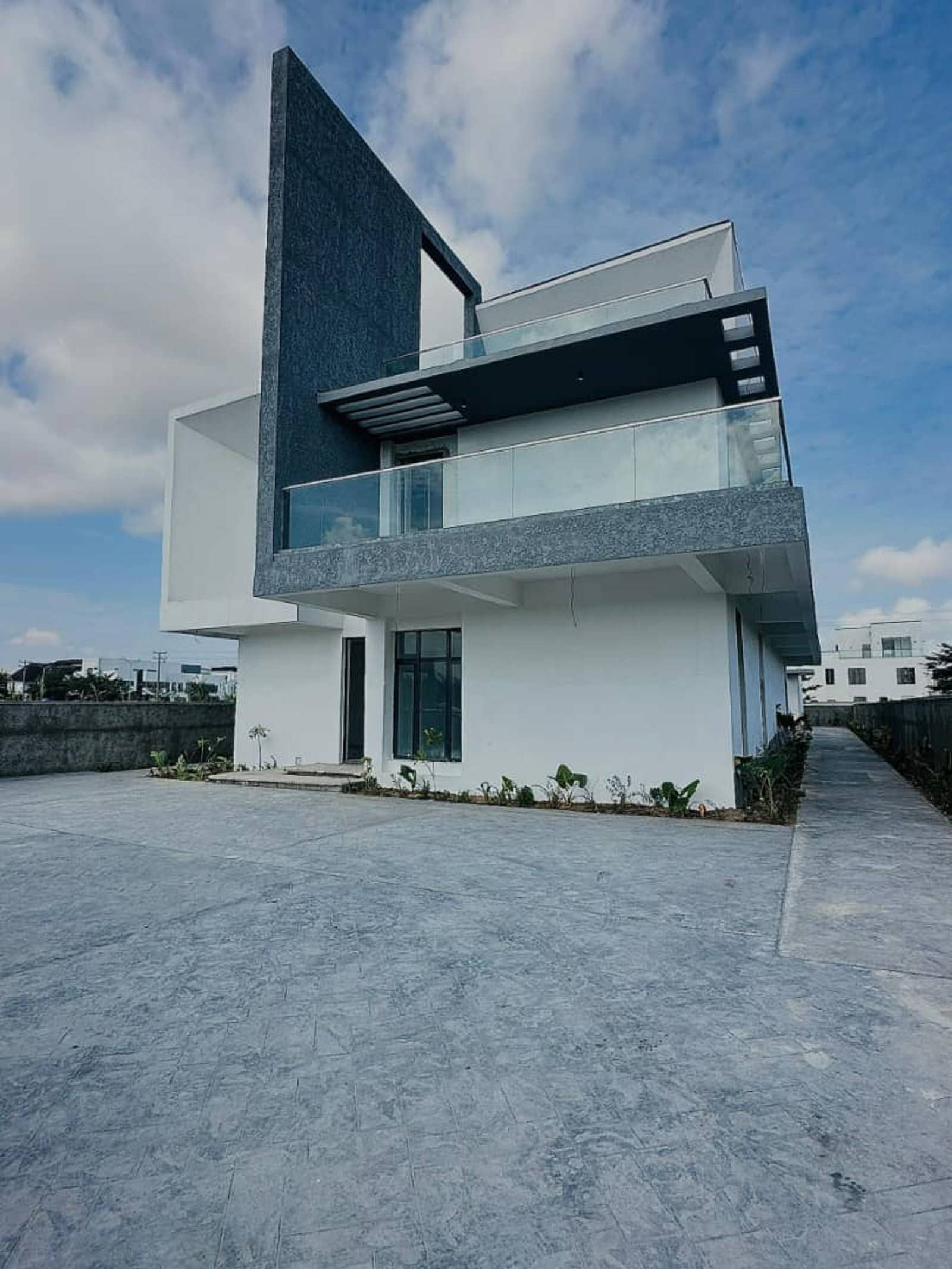 Newly built 5 bedroom luxury waterfront detached duplex with a private jetty for Sale.