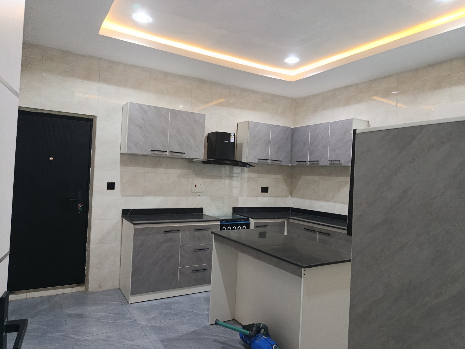 Newly built 5 bedroom duplex including BQ