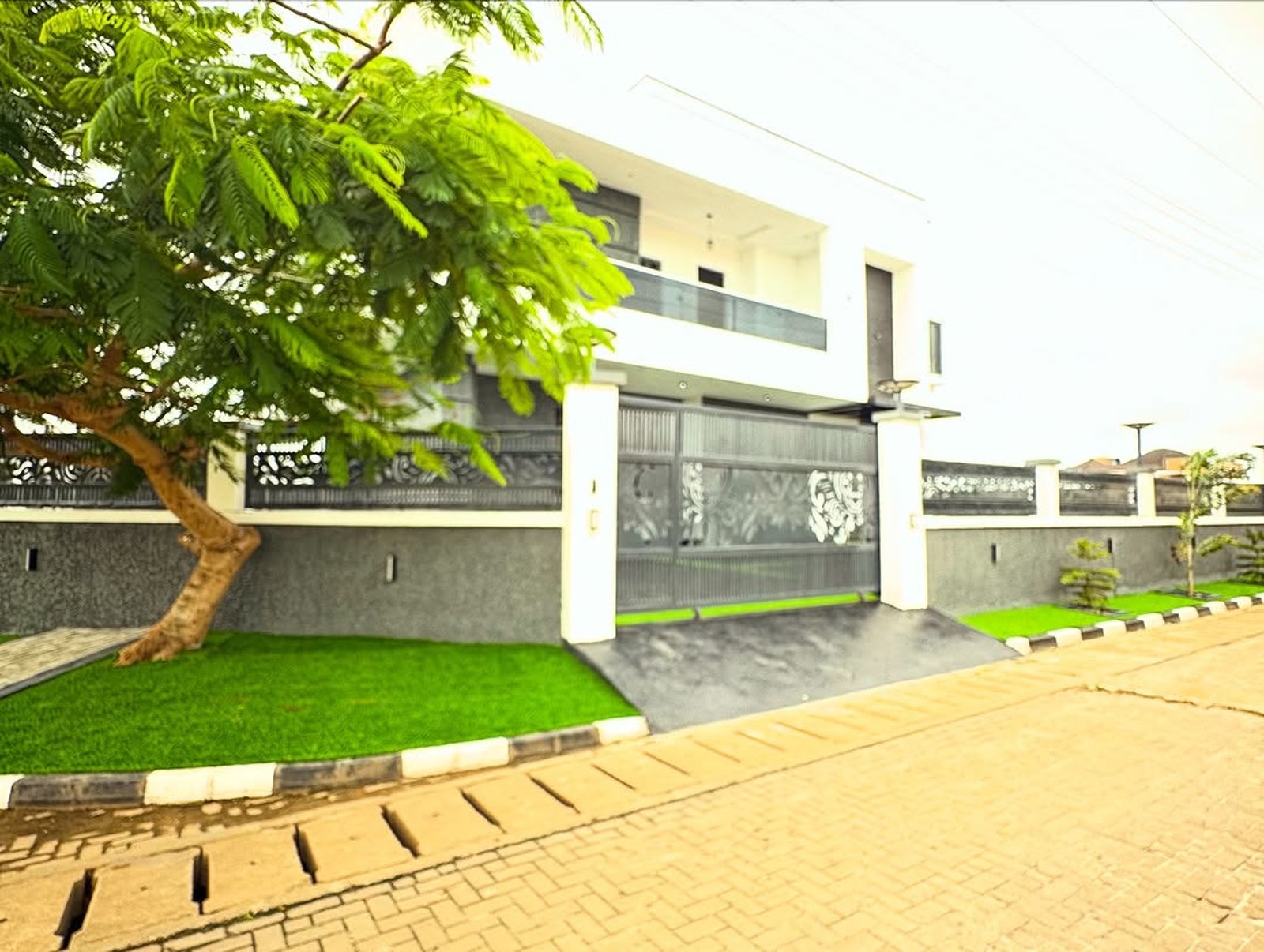 5 bedroom detached duplex