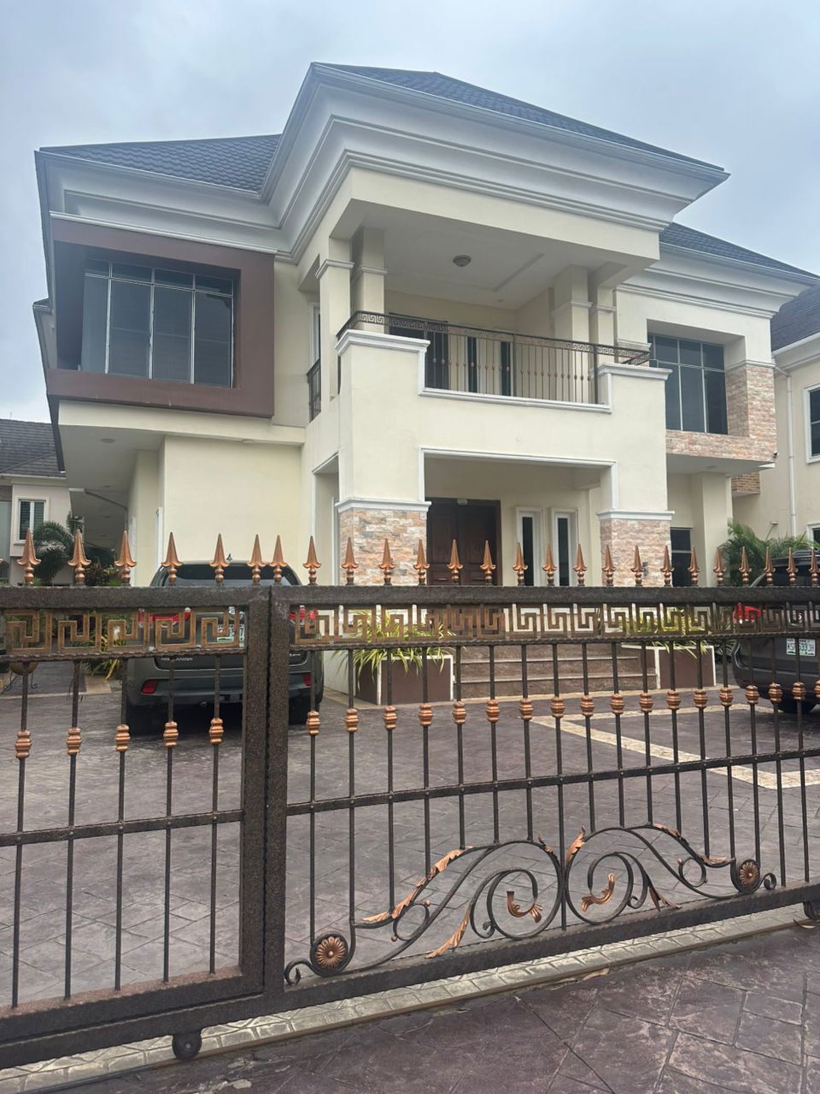 6 bedroom Mansion @ Pinnock Estate