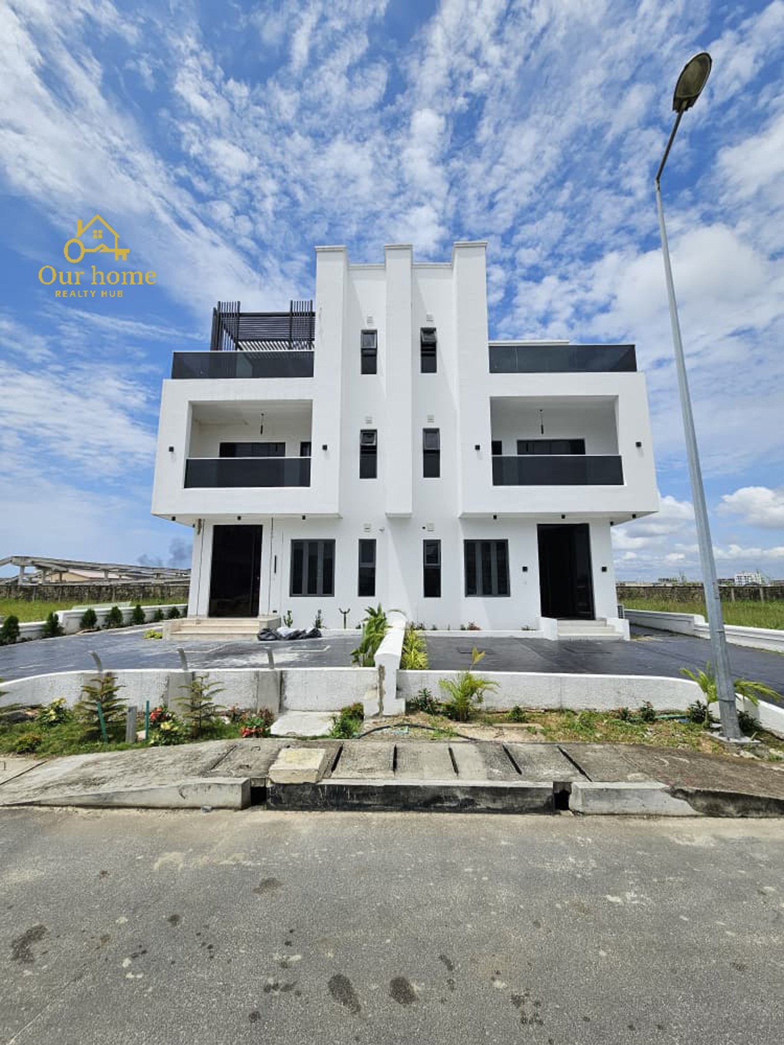 4 bedroom semi-detached triplex for sale