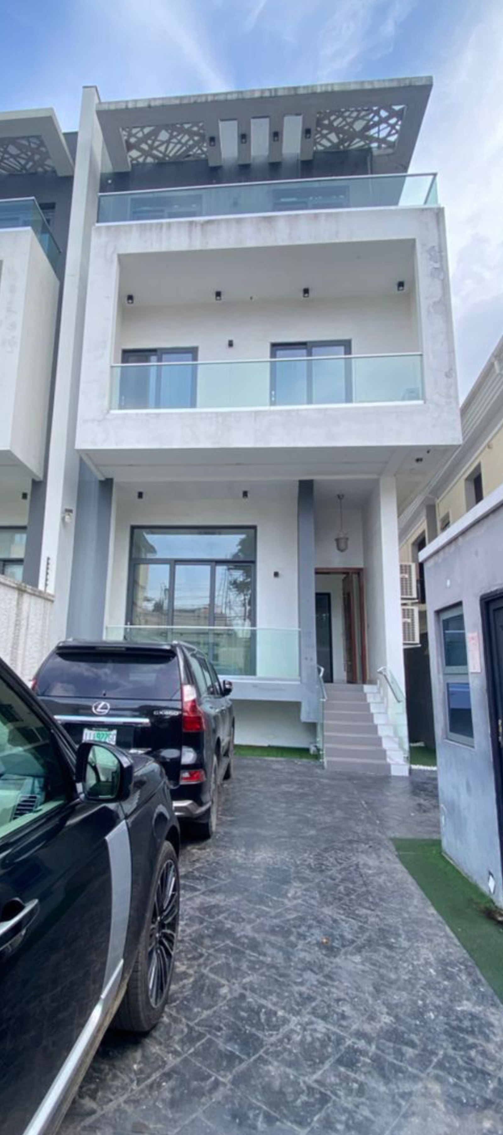 5 bedroom detached duplex @ Ikoyi