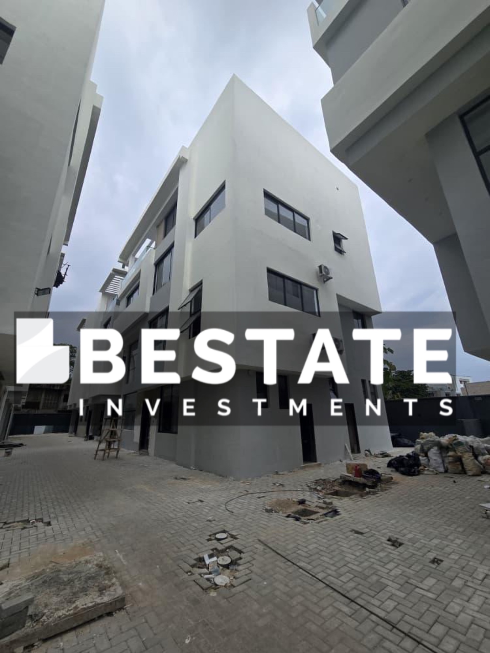 Ultra luxury 5 bedroom fully detached duplex with 2 Bqs