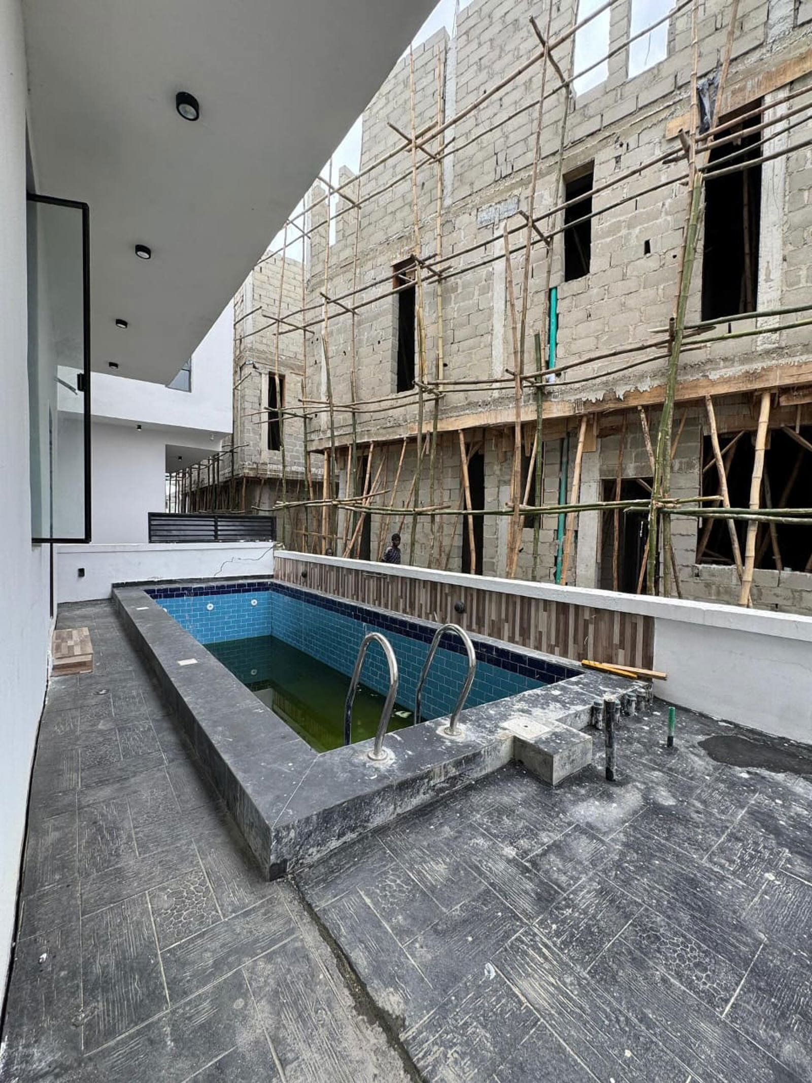 5 BEDROOM DETACHED DUPLEX