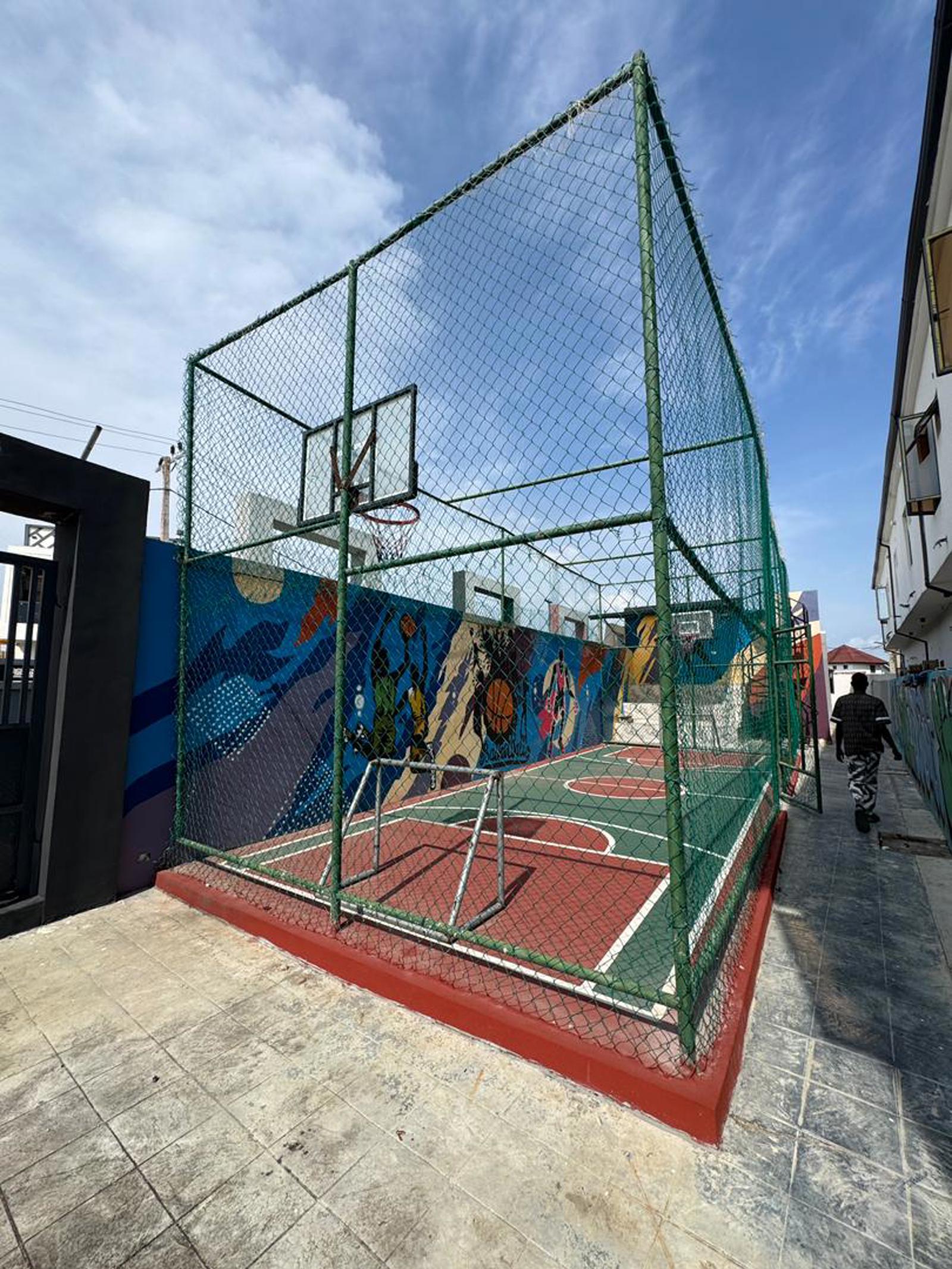 FULLY SERVICED 2 & 4 BEDROOM TERRACE DUPLEX