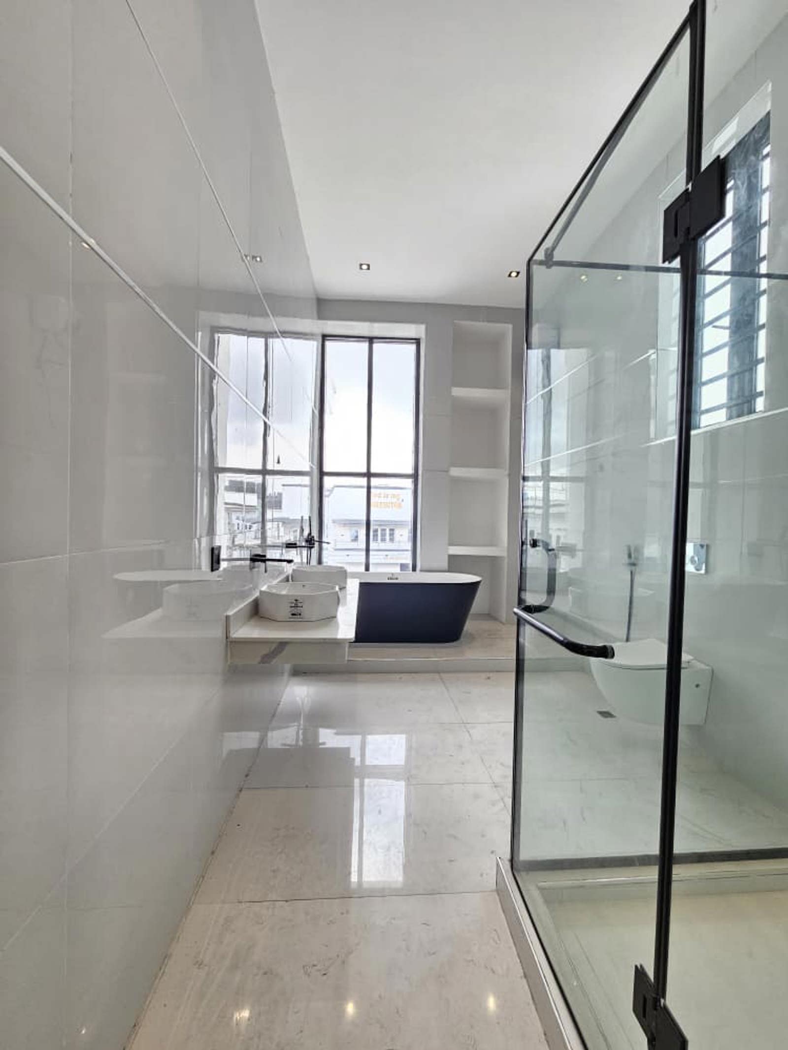UNIQUELY-BUILT 5 BEDROOM DETACHED DUPLEX WITH BQ AND SWIMMING POOL