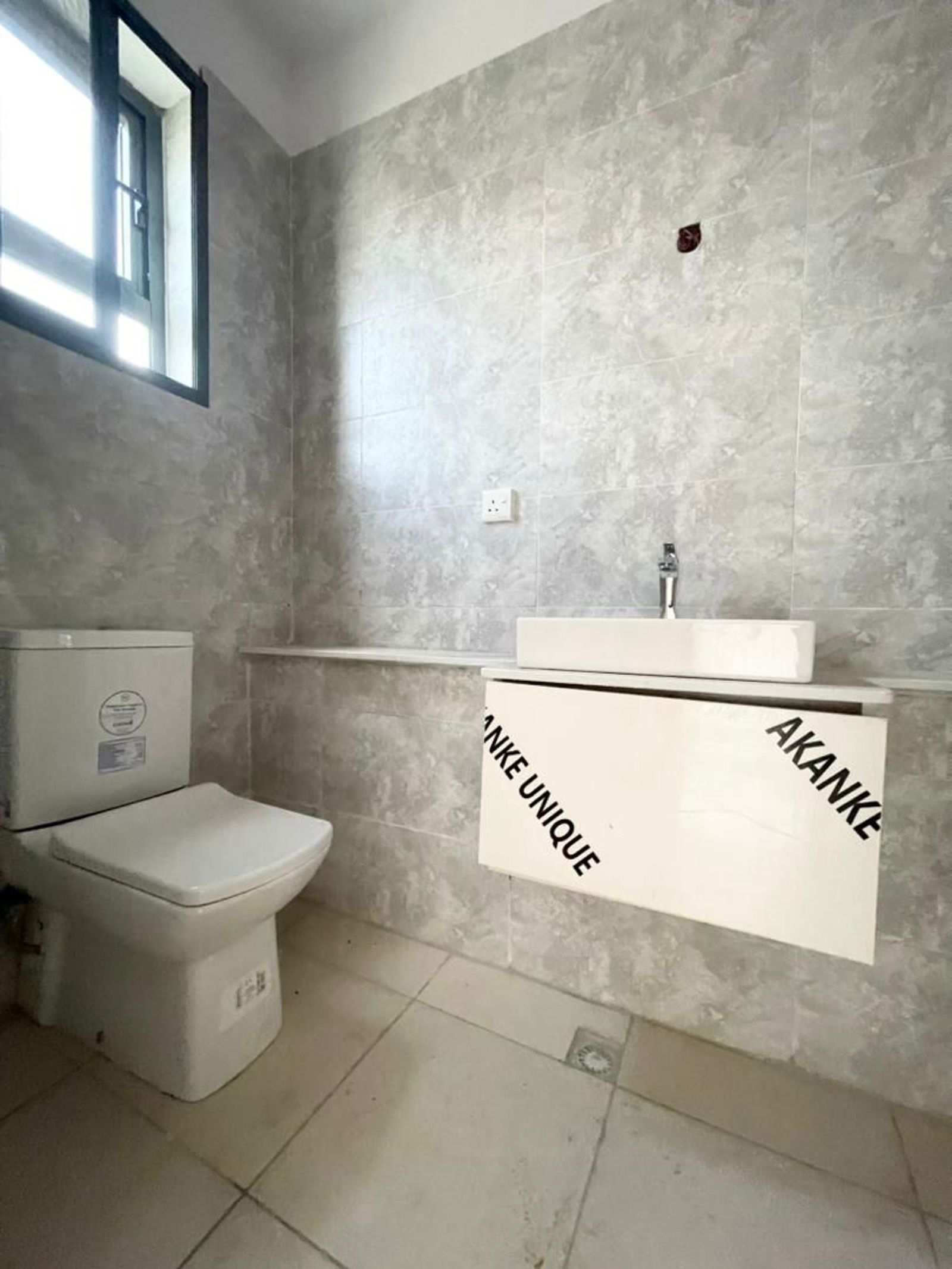 PERFECT FOR SHORTLET 2BEDROOM APARTMENT OLOGOLO LEKKI