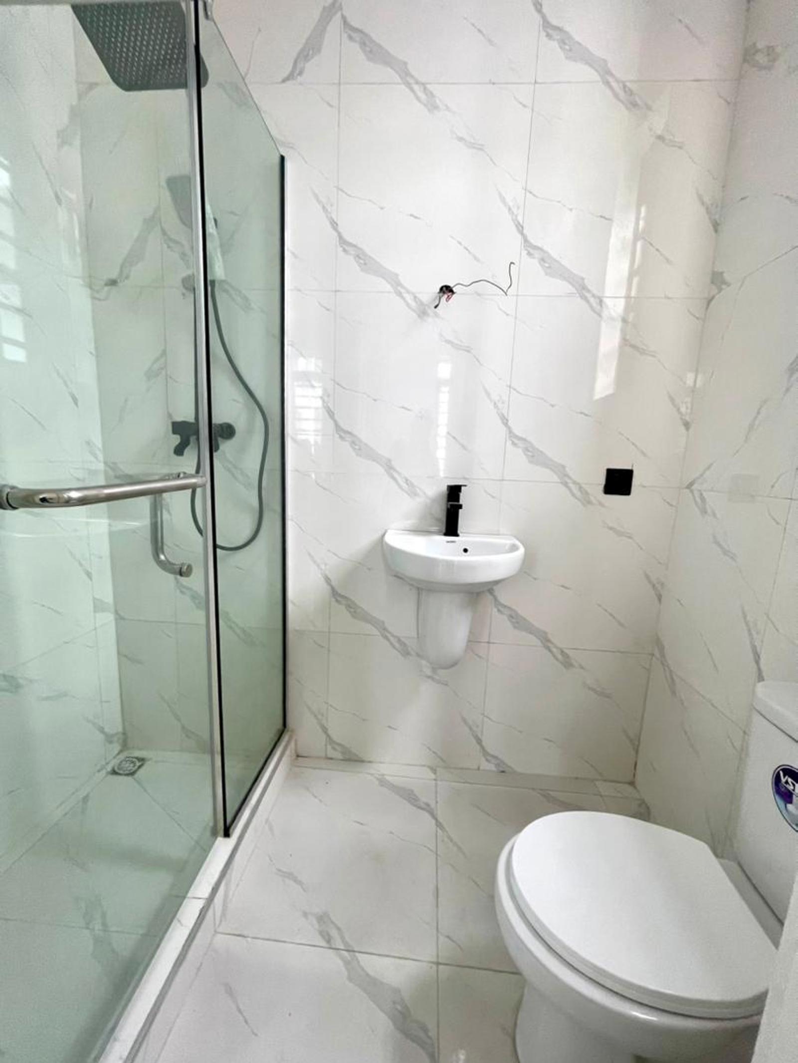BEAUTIFULLY FINISHED LUXURY 4 BED DETACHED DUPLEX WITH BQ