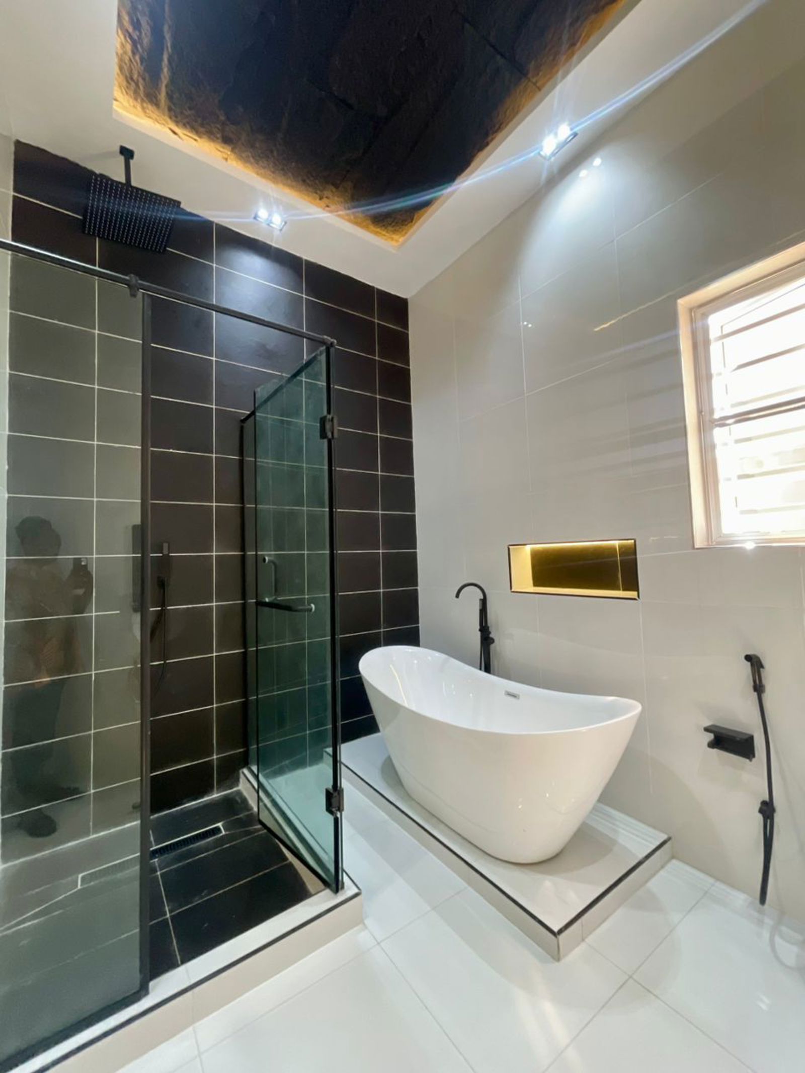 SUPERLATIVELY FINISHED 5 BED LUXURY HOME WITH GYM, CINEMA, ELEVATOR, SWIMMING POOL AND ROOFTOP TERRACE