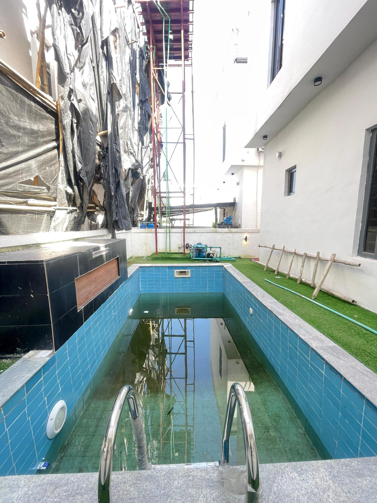 5 BEDROOM FULLY DETACHED DUPLEX WITH BQ AND SWIMMING POOL