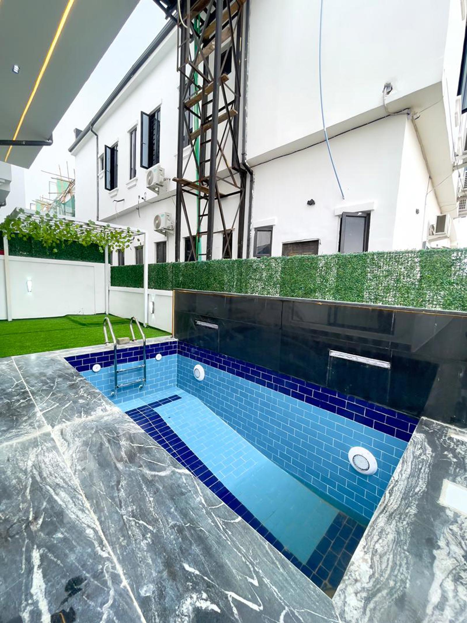 REMARKABLY BUILT LUXURY 5 BED SMART HOME WITH SWIMMING POOL AND BQ