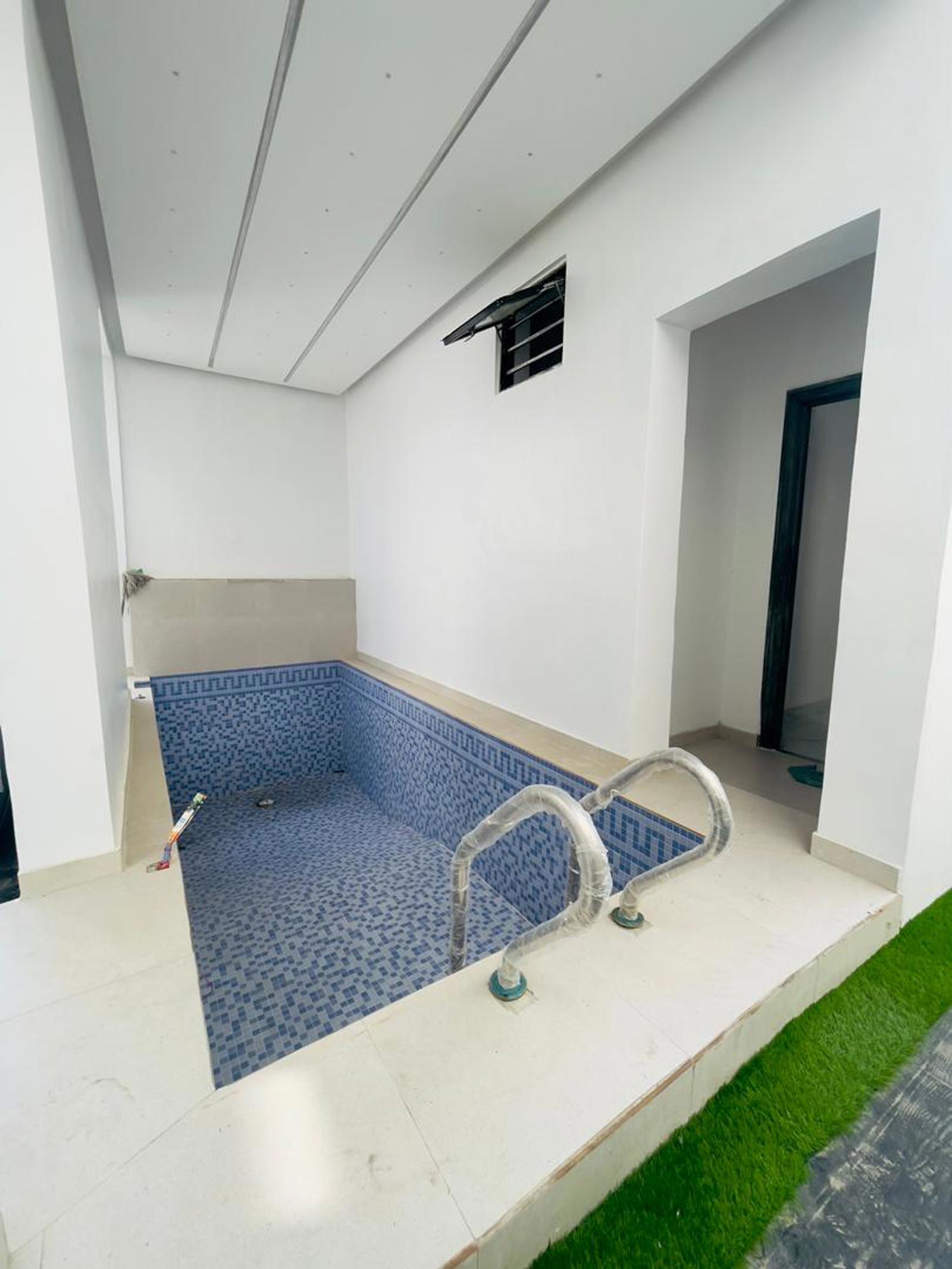 FANTASTICALLY PERCHED LUXURY 5 BED SMART HOME WITH SWIMMING POOL AND BQ