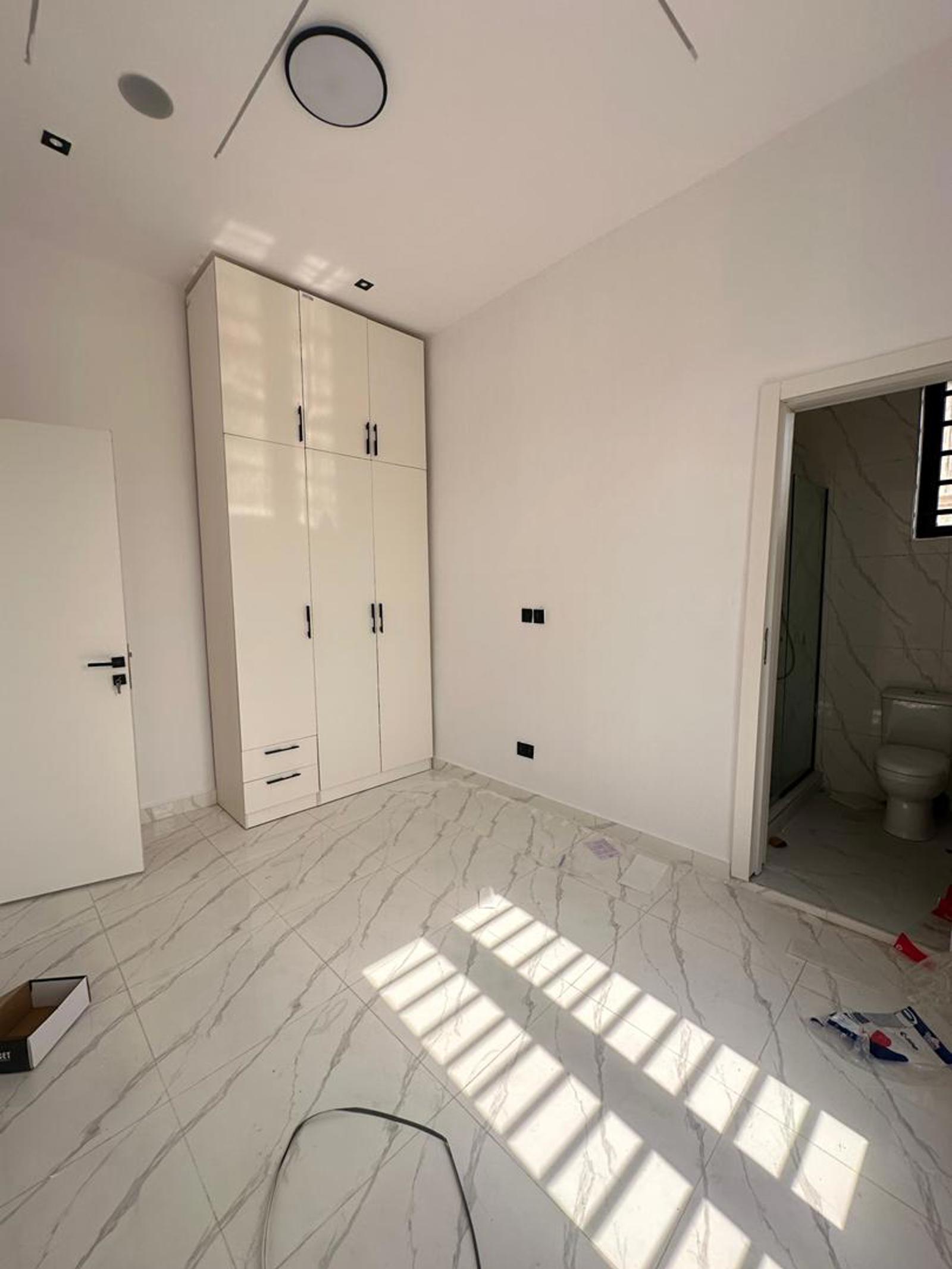 WELL BUILT 4 BEDROOM DUPLEX