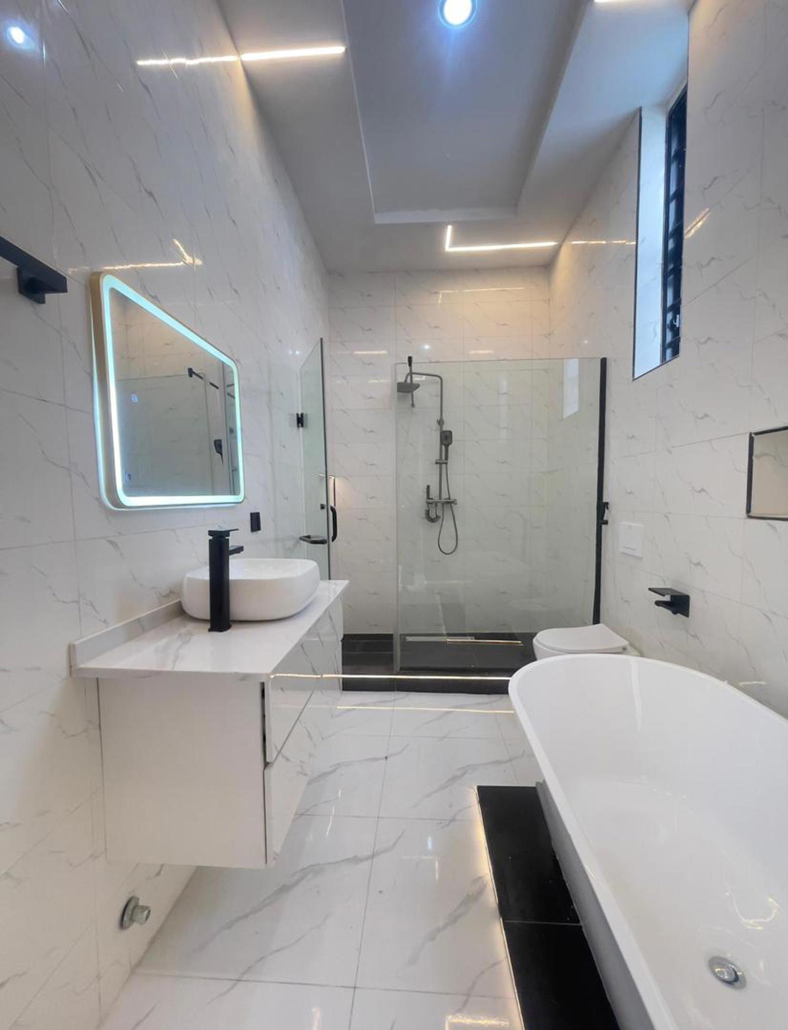 EXQUISITELY BUILT 4 BEDROOM DUPLEX