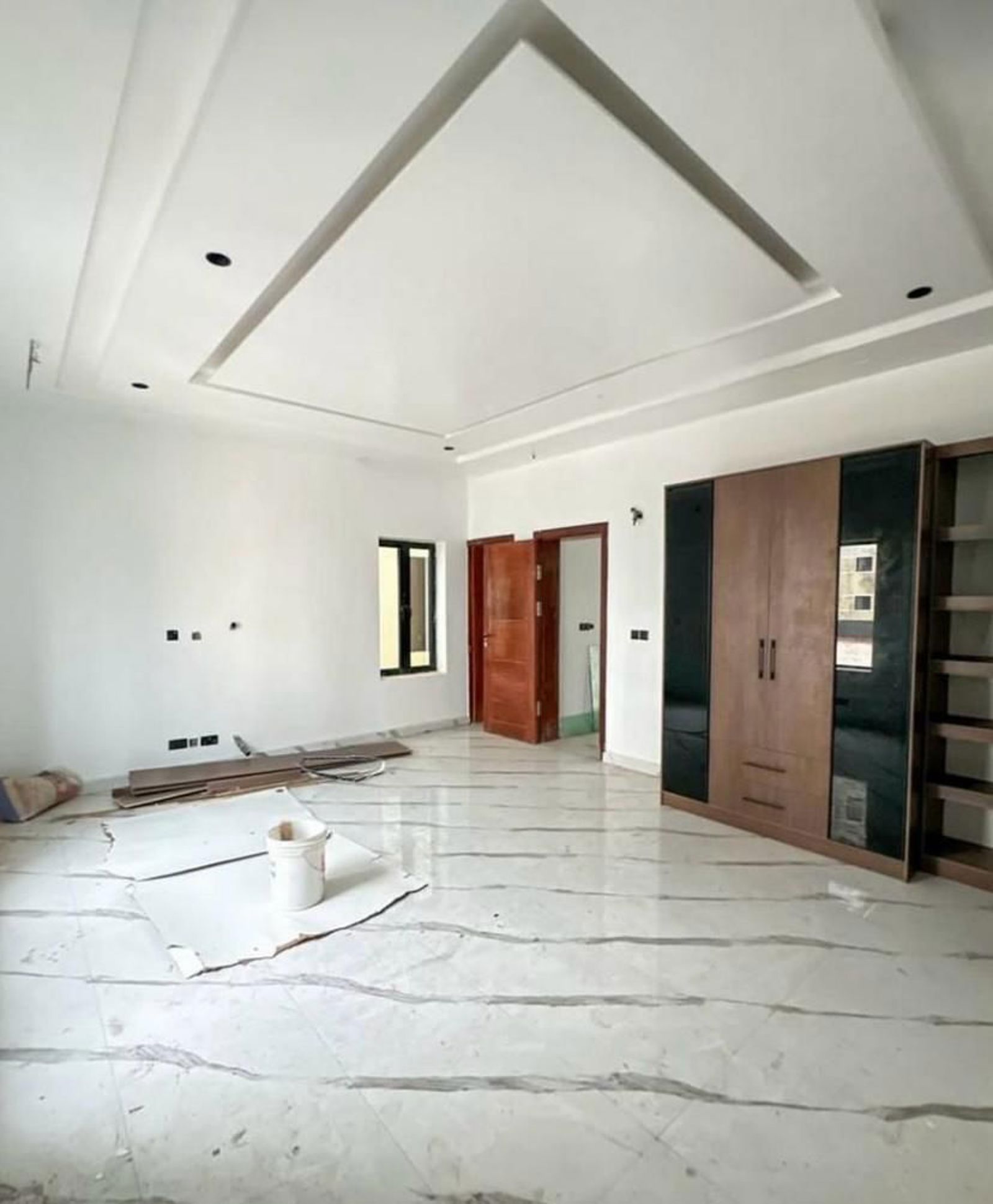 COZY 4 BEDROOM DUPLEX