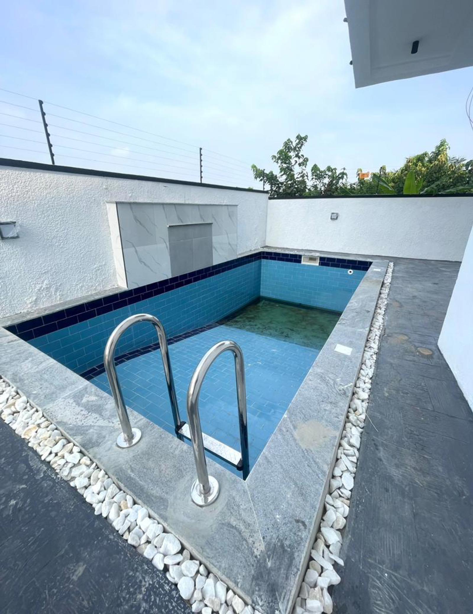 5 BEDROOM FULLY DETACHED DUPLEX WITH STAIRCASE LED LIGHT, TV CONSOLE AND BQ