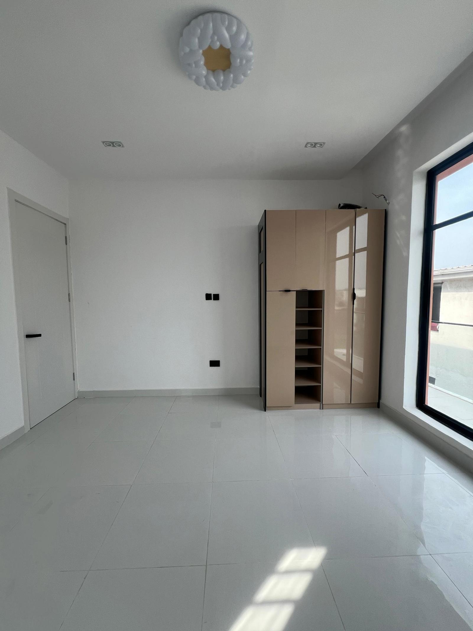 SERVICED 2 BEDROOM APARTMENT